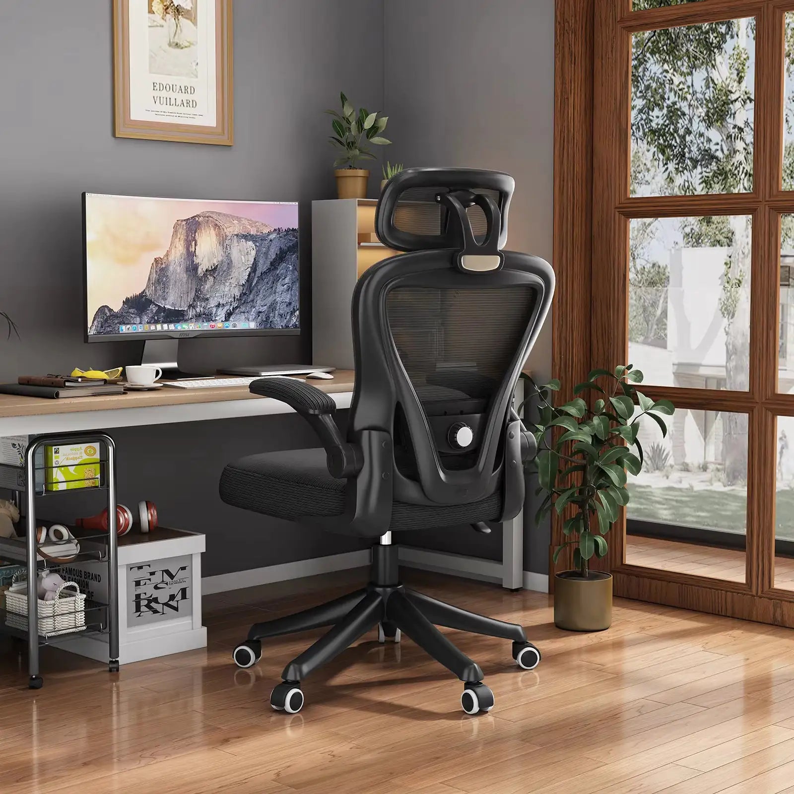 Ergonomic Black Swivel Office Chair